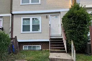 18806 Pine Ridge Ln, Germantown, MD 20874 - Photo 2