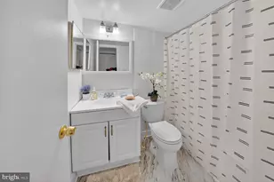 868 College Pkwy, Rockville, MD 20850 - Photo 16