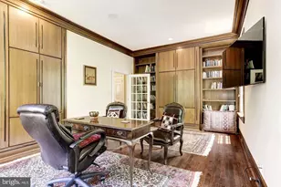 9909 Avenel Farm Dr, Potomac, MD 20854 - Photo 14