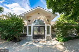 10805 Glen Rd, Potomac, MD 20854 - Photo 4