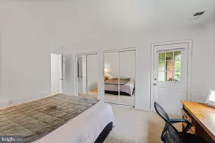 18334 Streamside Dr, Gaithersburg, MD 20879 - Photo 16