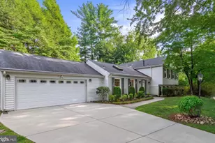 5 Barrington Fare, Rockville, MD 20850 - Photo 2