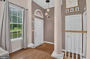 105 Crofton Hill Ln, Rockville, MD 20850 - Photo 2