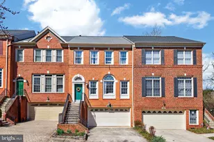 105 Crofton Hill Ln, Rockville, MD 20850 - Photo 1