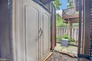 105 Crofton Hill Ln, Rockville, MD 20850 - Photo 30