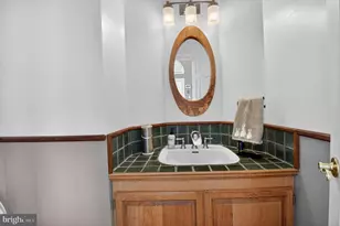 105 Crofton Hill Ln, Rockville, MD 20850 - Photo 10