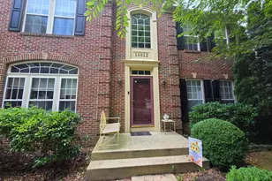 18812 Breezeway Cir, Olney, MD 20832 - Photo 2