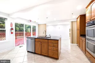 711 Lamberton Dr, Silver Spring, MD 20902 - Photo 14