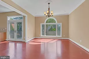 7607 Newmarket Dr, Bethesda, MD 20817 - Photo 4