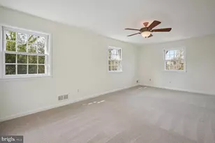 5801 Hillburne Way, Chevy Chase, MD 20815 - Photo 18