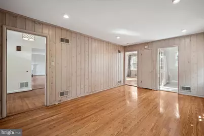 5801 Hillburne Way, Chevy Chase, MD 20815 - Photo 14