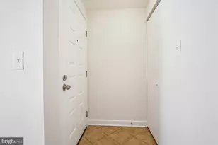 18210 Chalet Dr, Germantown, MD 20874 - Photo 2