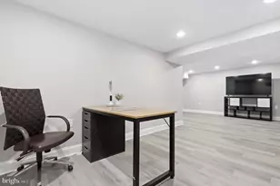 6401 Greentree Rd, Bethesda, MD 20817 - Photo 36