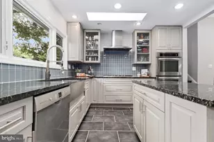 6401 Greentree Rd, Bethesda, MD 20817 - Photo 16