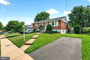 11407 Grayling Ln, Rockville, MD 20852 - Photo 2