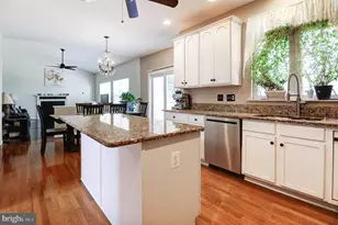 1 Hickory Spring Ct, Gaithersburg, MD 20882 - Photo 18