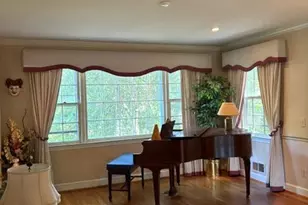 8209 Burning Tree Rd, Bethesda, MD 20817 - Photo 16