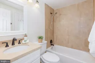 20528 Strath Haven Dr, Gaithersburg, MD 20886 - Photo 10