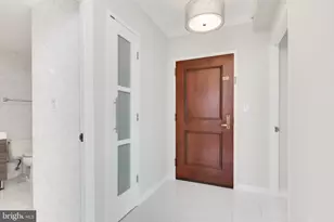 7111 Woodmont Ave, Bethesda, MD 20815 - Photo 4