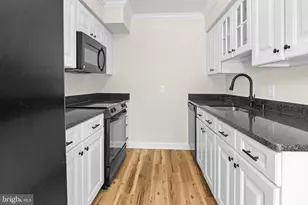7 Finsbury Park Ct, Silver Spring, MD 20906 - Photo 2