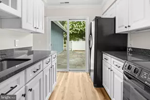 7 Finsbury Park Ct, Silver Spring, MD 20906 - Photo 4