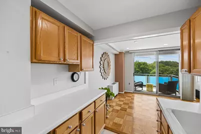 10201 Grosvenor Place #1009, Rockville, MD 20852 - Photo 22