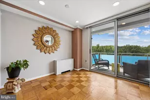 10201 Grosvenor Pl, Rockville, MD 20852 - Photo 10