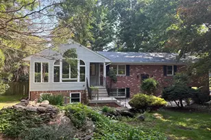 13715 Lewisdale Rd, Clarksburg, MD 20871 - Photo 2