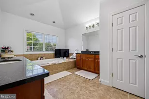 25106 Highland Manor Ct, Laytonsville, MD 20882 - Photo 12