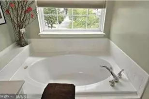 715 Pleasant Dr, Rockville, MD 20850 - Photo 12