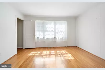 10253 Gainsborough, Potomac, MD 20854 - Photo 12