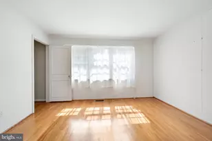 10253 Gainsborough, Potomac, MD 20854 - Photo 12