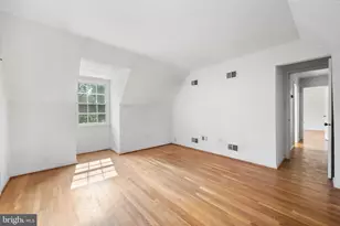 10253 Gainsborough, Potomac, MD 20854 - Photo 32