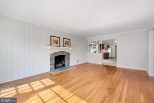 10253 Gainsborough, Potomac, MD 20854 - Photo 14