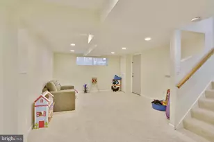 717 Hillsboro Dr, Silver Spring, MD 20902 - Photo 10