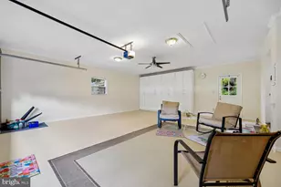 17016 George Washington Dr, Rockville, MD 20853 - Photo 42