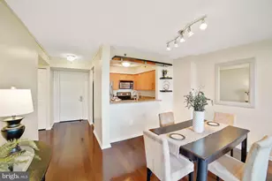 10101 Grosvenor Pl, Rockville, MD 20852 - Photo 12