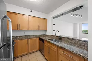 10101 Grosvenor Pl, Rockville, MD 20852 - Photo 16