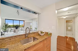 10101 Grosvenor Pl, Rockville, MD 20852 - Photo 8
