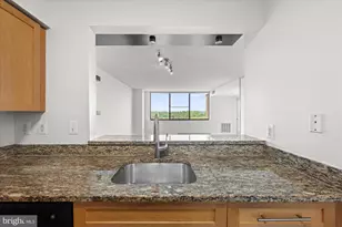 10101 Grosvenor Pl, Rockville, MD 20852 - Photo 18