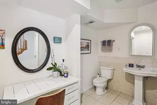 9201 Laurel Oak Dr, Bethesda, MD 20817 - Photo 16