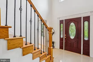 9201 Laurel Oak Dr, Bethesda, MD 20817 - Photo 4