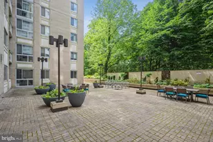 4601 N Park Ave, Chevy Chase, MD 20815 - Photo 18