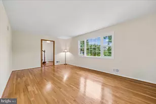 11315 Gainsborough Rd, Potomac, MD 20854 - Photo 4