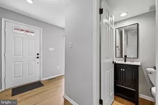 10 Dairyfield Ct, Rockville, MD 20852 - Photo 2