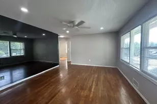328 W Edmonston Dr, Rockville, MD 20852 - Photo 2