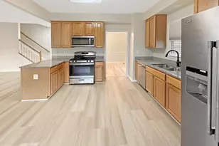 813 Summer Walk Dr, Gaithersburg, MD 20878 - Photo 2