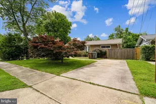 727 Grandin Ave, Rockville, MD 20850 - Photo 2