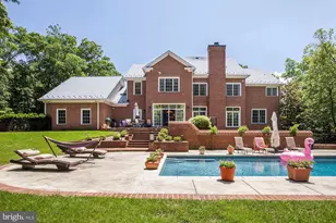 9909 Avenel Farm Dr, Potomac, MD 20854 - Photo 4