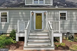 901 Davis Ave, Takoma Park, MD 20912 - Photo 4